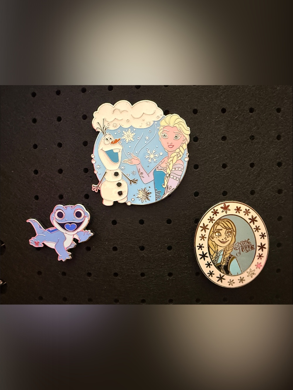 ❄️Disney Frozen Pins❄️
